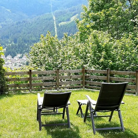 In Bach Mit Terrasse Und Garten